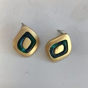 Vintage gold earnings